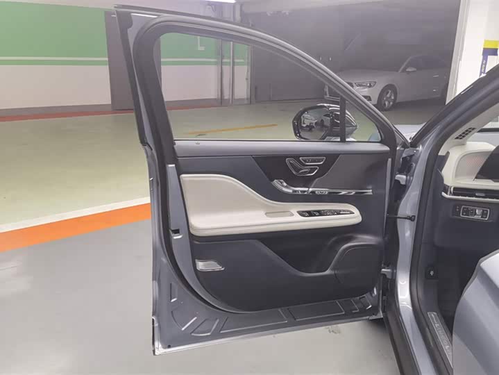 Фото 7 - Lincoln Corsair