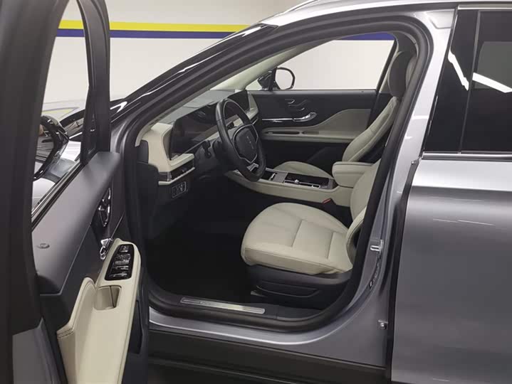 Фото 9 - Lincoln Corsair