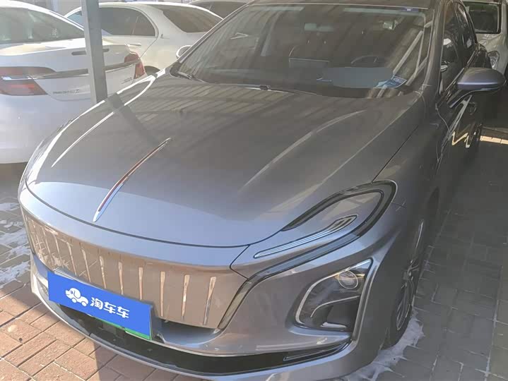 Фото 1 - Hongqi E-QM5