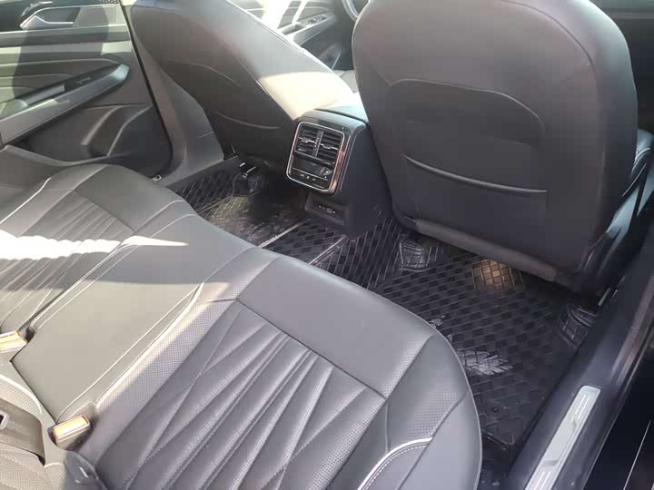 Фото 4 - Volkswagen Passat