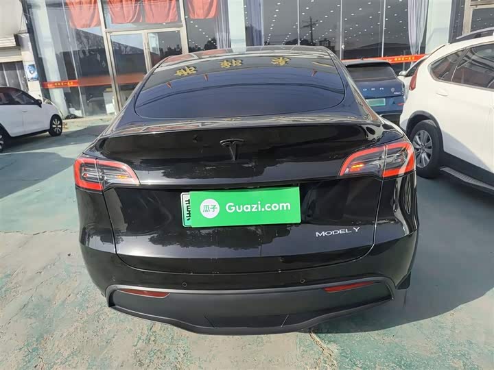 Фото 6 - Tesla Model Y