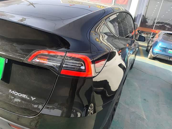 Фото 8 - Tesla Model Y