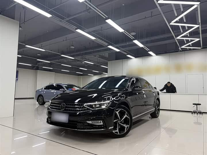 Фото 2 - Volkswagen Magotan