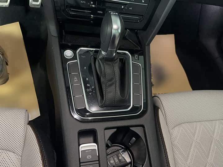 Фото 7 - Volkswagen Magotan