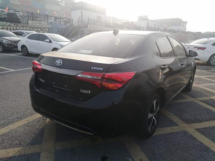 Фото 7 - Toyota Levin Hybrid
