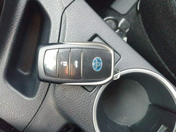 Фото 9 - Toyota Levin Hybrid