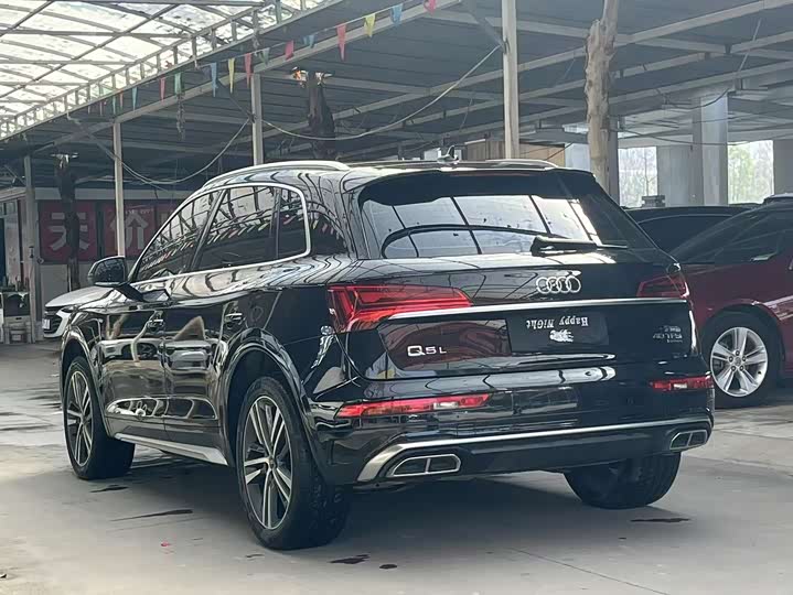 Фото 4 - Audi Q5L