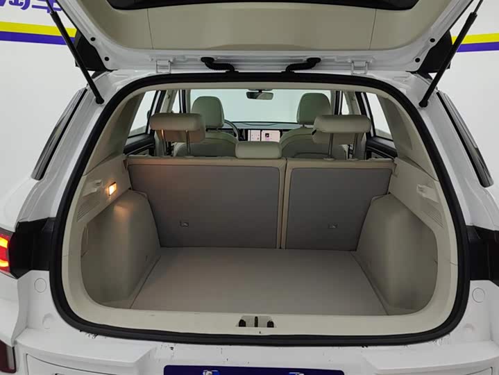 Фото 4 - Geely Icon