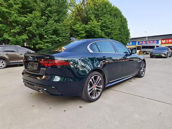 Фото 7 - Jaguar XE L