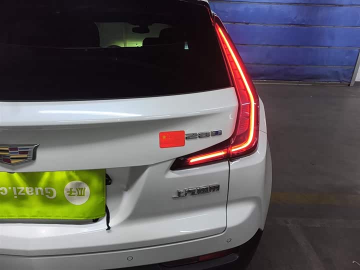 Фото 8 - Cadillac XT4