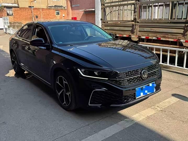 Фото 3 - Volkswagen Passat