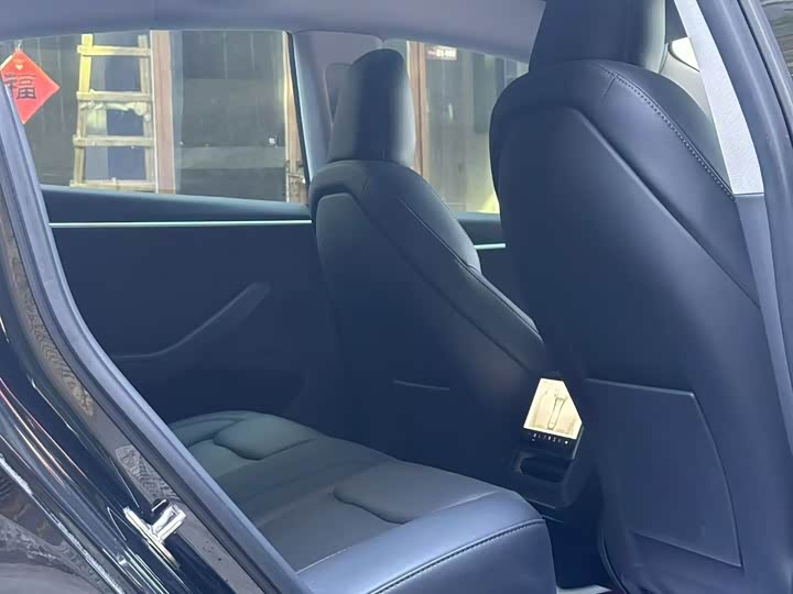 Фото 6 - Tesla Model 3