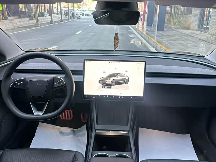 Фото 8 - Tesla Model 3