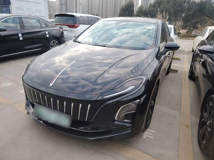 Фото 1 - Hongqi E-QM5