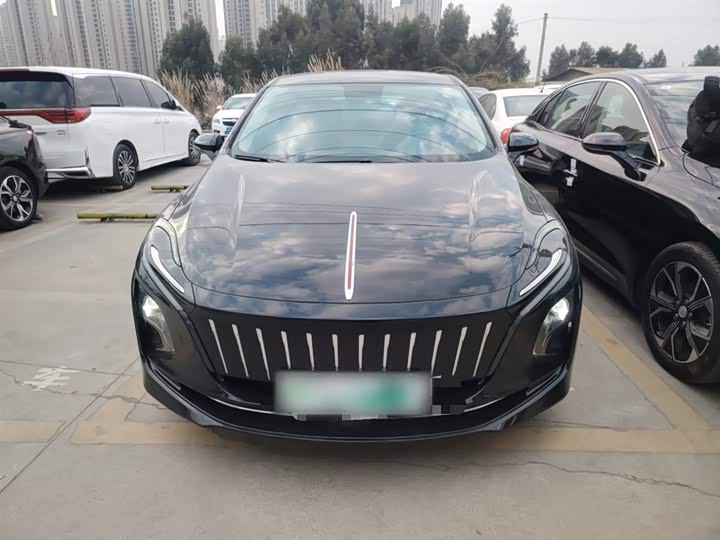 Фото 3 - Hongqi E-QM5