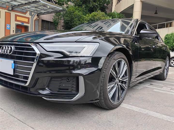 Фото 4 - Audi A6L