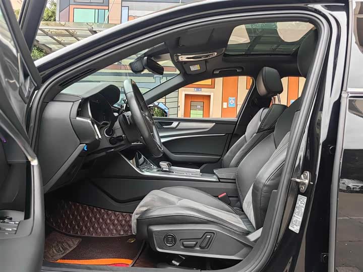 Фото 6 - Audi A6L