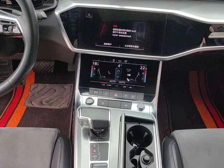 Фото 8 - Audi A6L