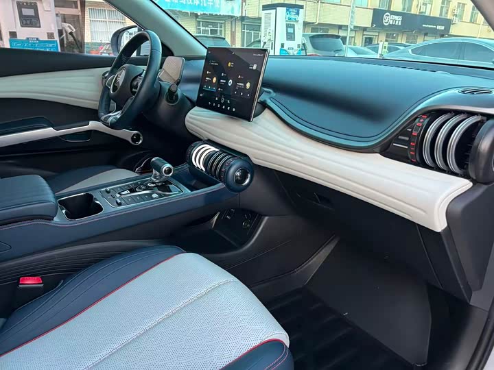 Фото 4 - BYD Yuan Plus