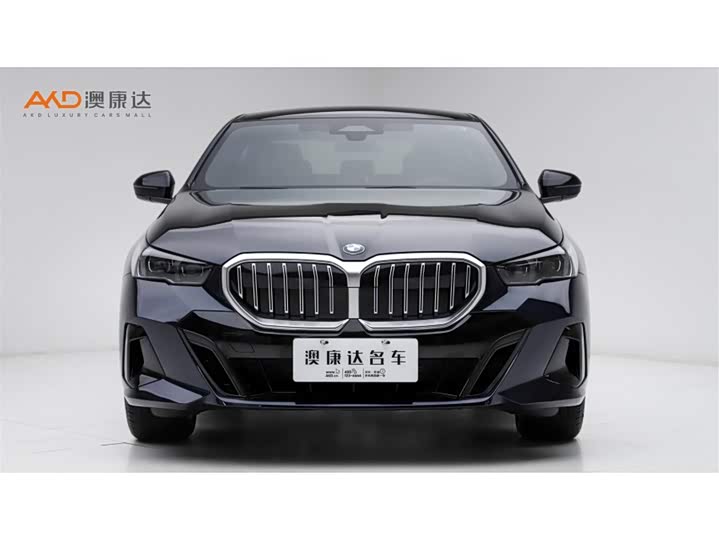 Фото 2 - BMW 5 Series