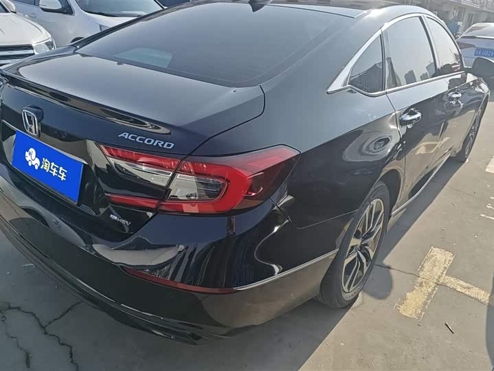 Фото 3 - Honda Accord