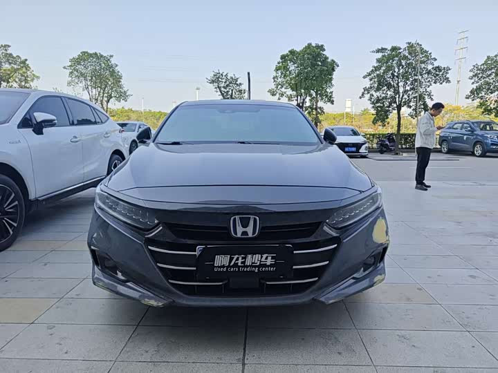 Фото 2 - Honda Accord