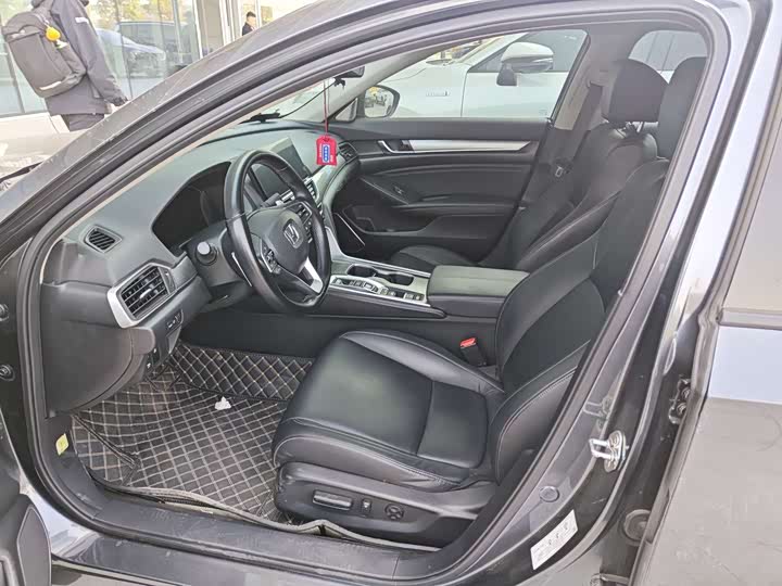 Фото 7 - Honda Accord