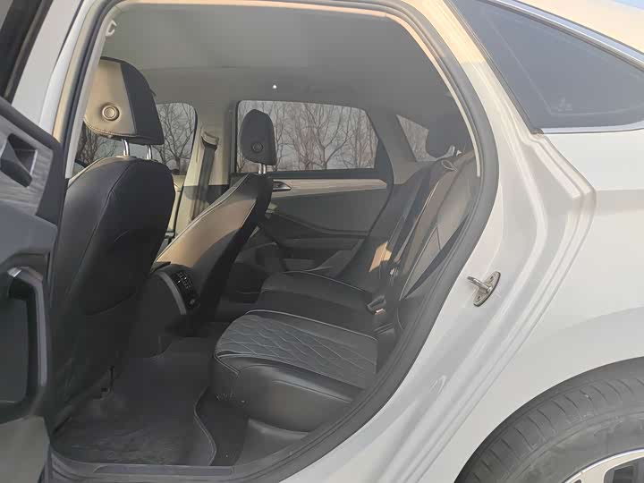 Фото 8 - Volkswagen Sagitar L