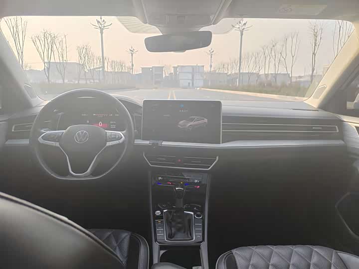 Фото 9 - Volkswagen Sagitar L