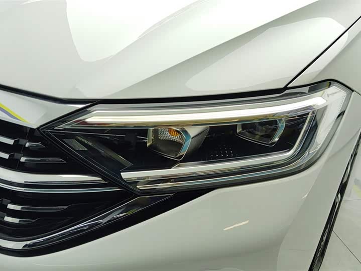 Фото 5 - Volkswagen Sagitar L