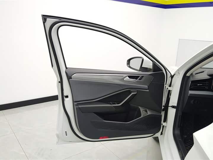 Фото 7 - Volkswagen Sagitar L