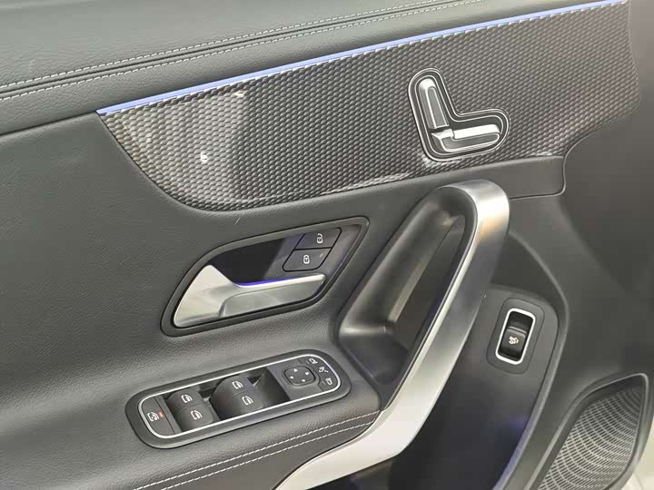 Фото 4 - Mercedes-Benz A-Class