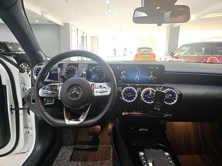 Фото 8 - Mercedes-Benz A-Class