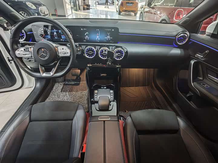 Фото 9 - Mercedes-Benz A-Class