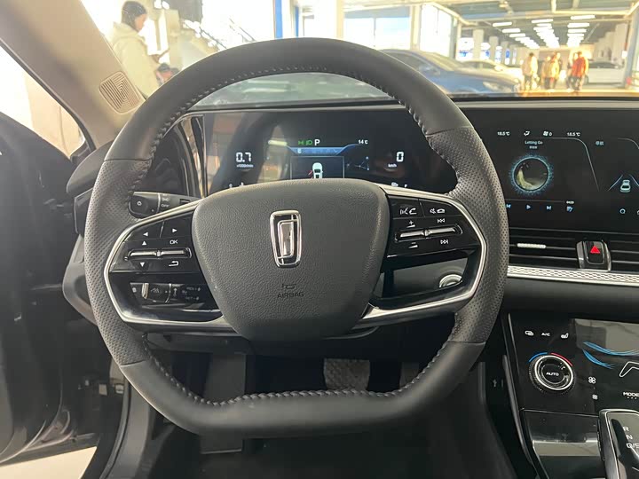 Фото 5 - Bestune B70