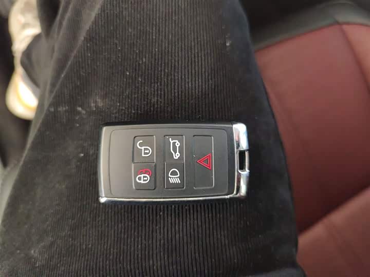 Фото 9 - Land Rover Range Rover Evoque L