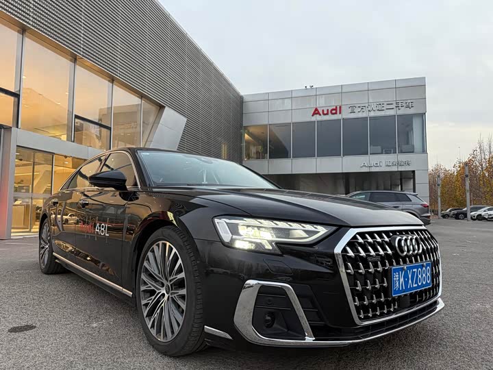 Фото 3 - Audi A8