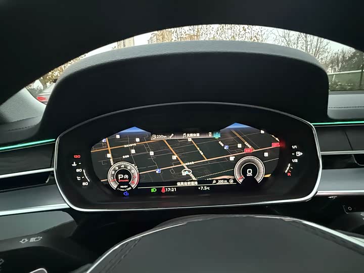 Фото 9 - Audi A8