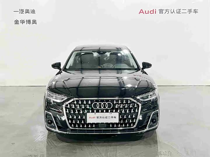 Фото 2 - Audi A8
