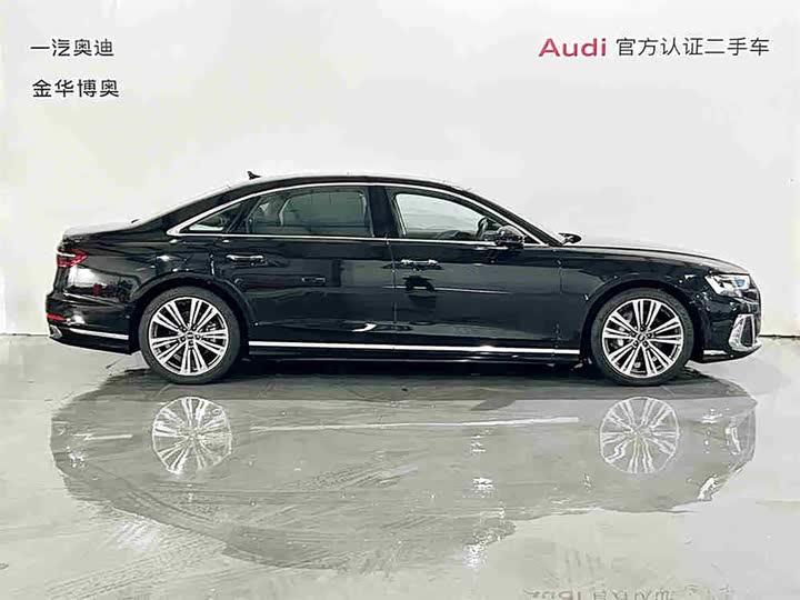 Фото 3 - Audi A8