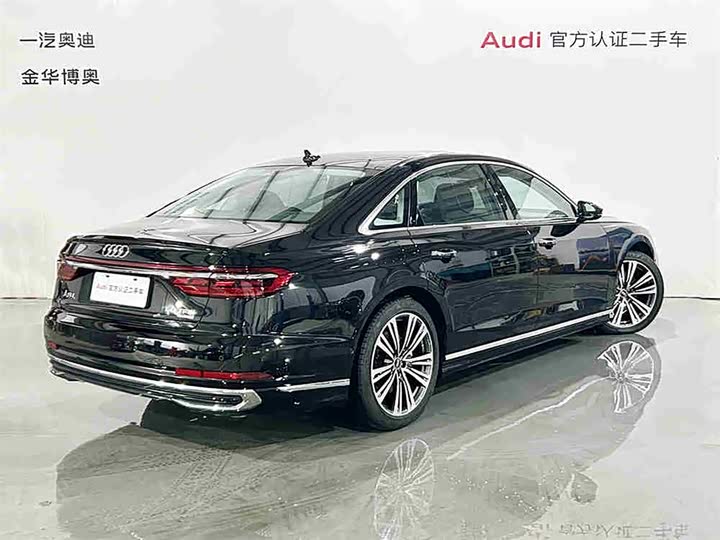 Фото 4 - Audi A8