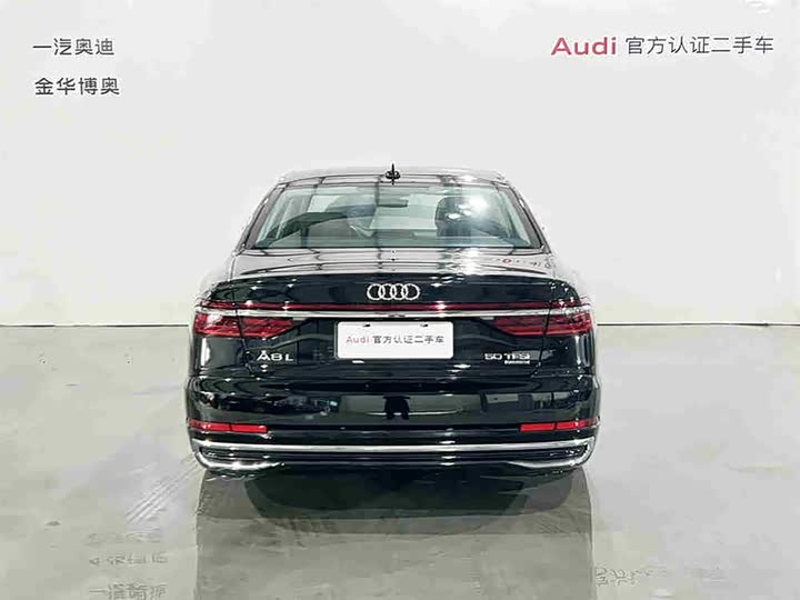 Фото 5 - Audi A8
