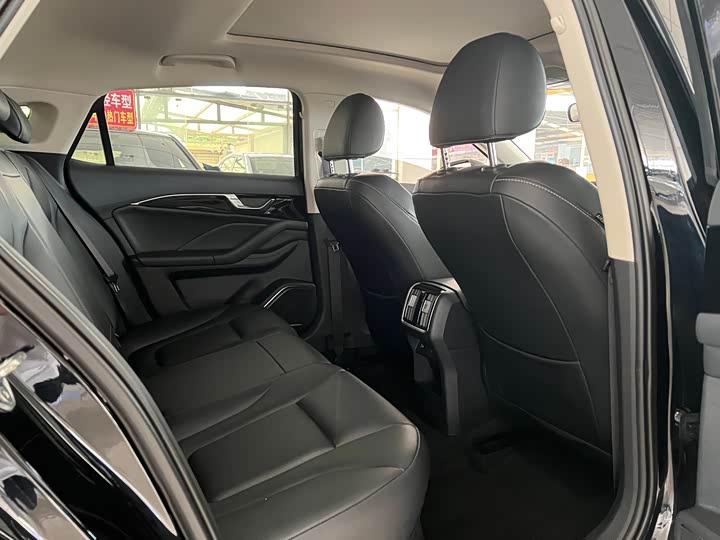 Фото 8 - Bestune B70