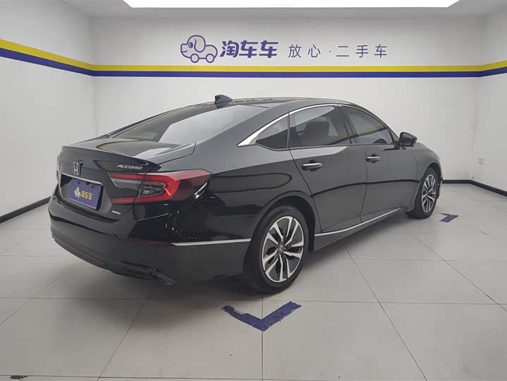 Фото 3 - Honda Accord