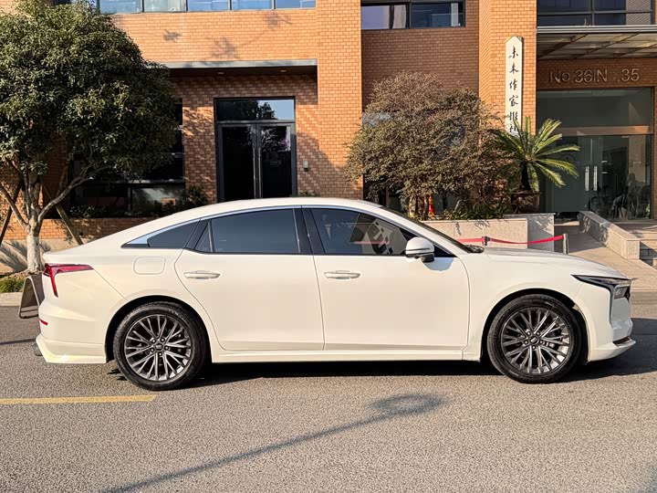 Фото 4 - Bestune B70