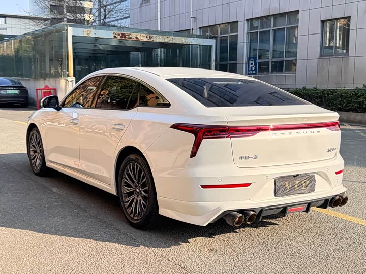 Фото 7 - Bestune B70