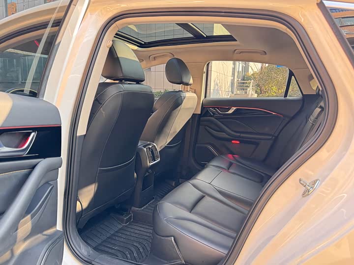 Фото 9 - Bestune B70