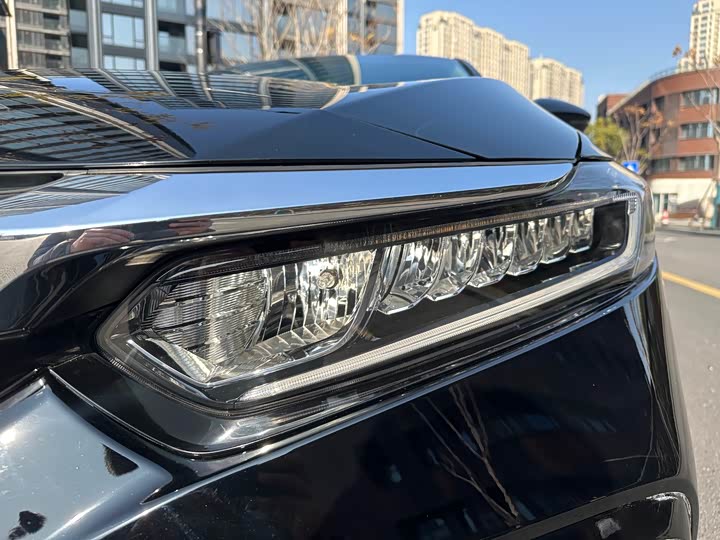 Фото 3 - Honda Inspire