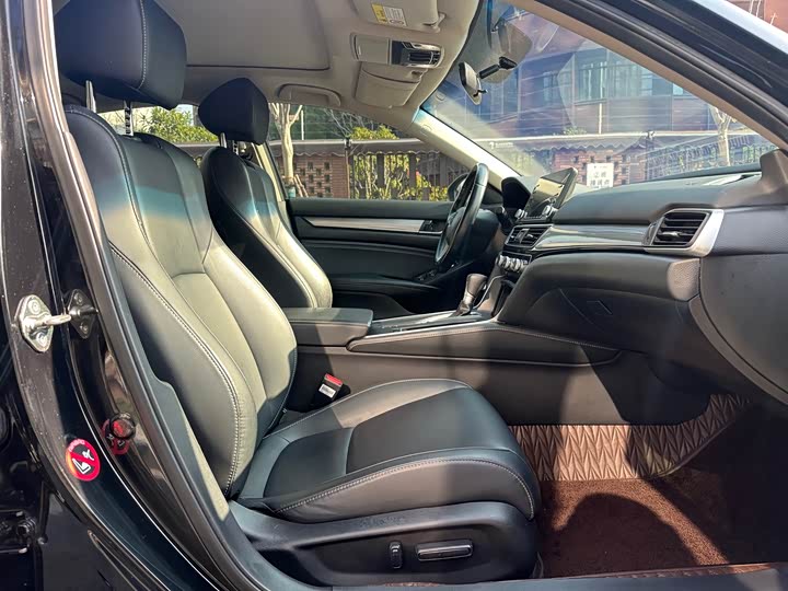 Фото 6 - Honda Inspire