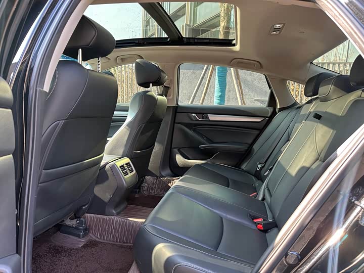 Фото 9 - Honda Inspire